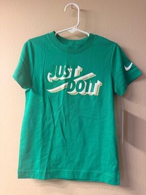 Boys Nike Tee NWT